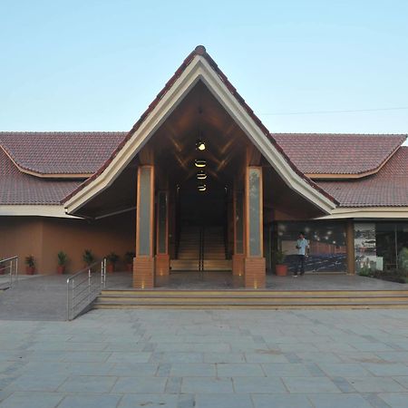 Palm Green Club Resort Jetalpur Ngoại thất bức ảnh