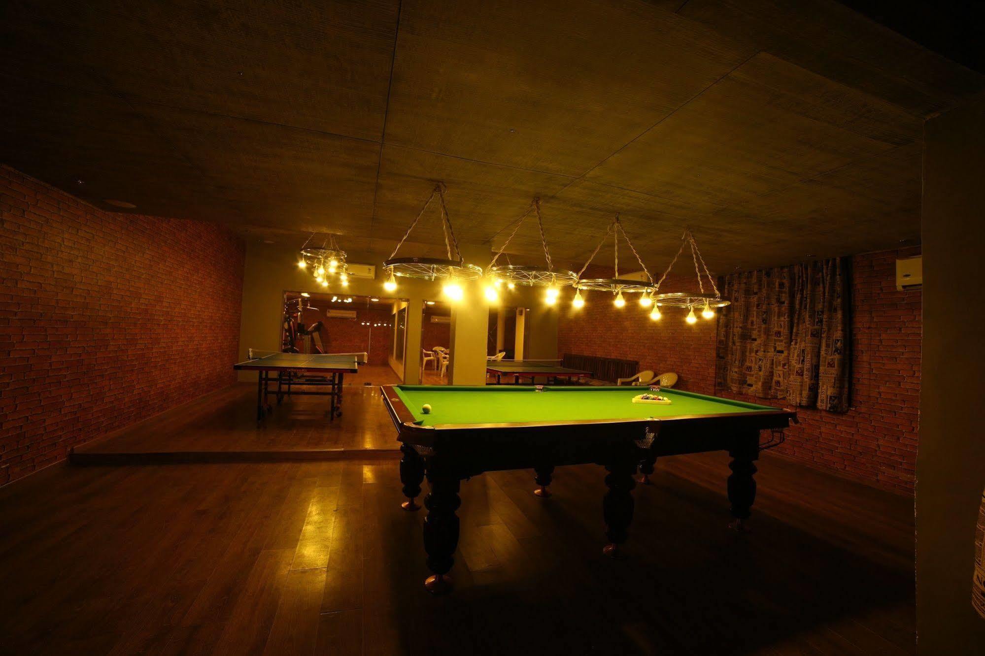 Palm Green Club Resort Jetalpur Ngoại thất bức ảnh