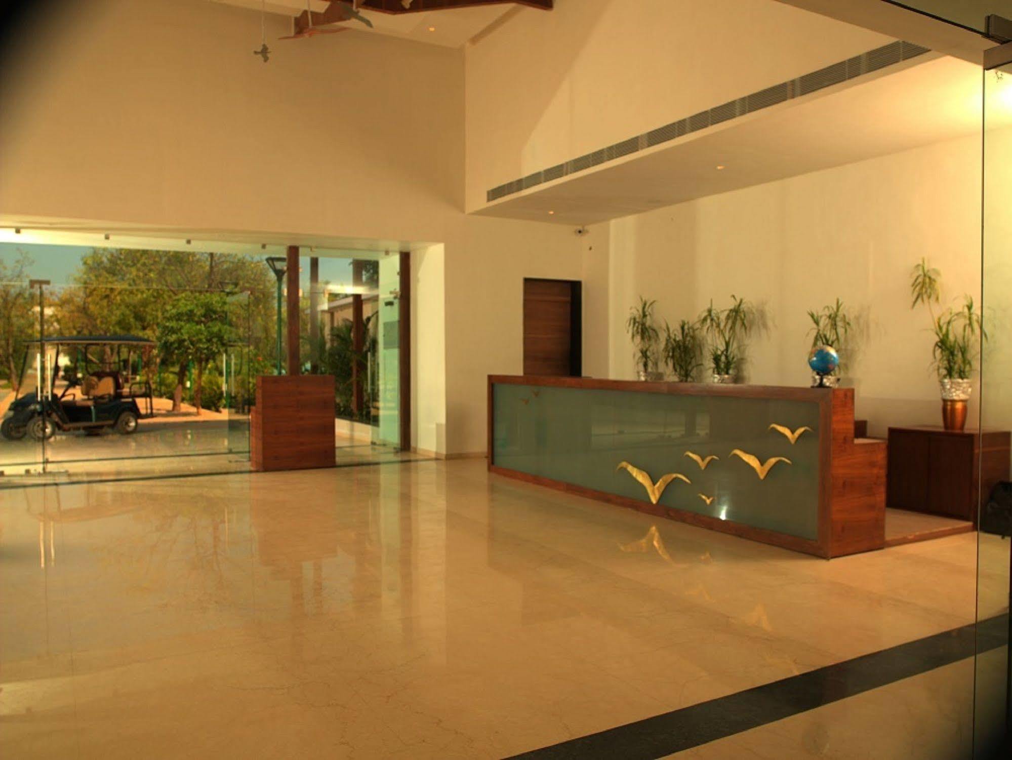 Palm Green Club Resort Jetalpur Ngoại thất bức ảnh