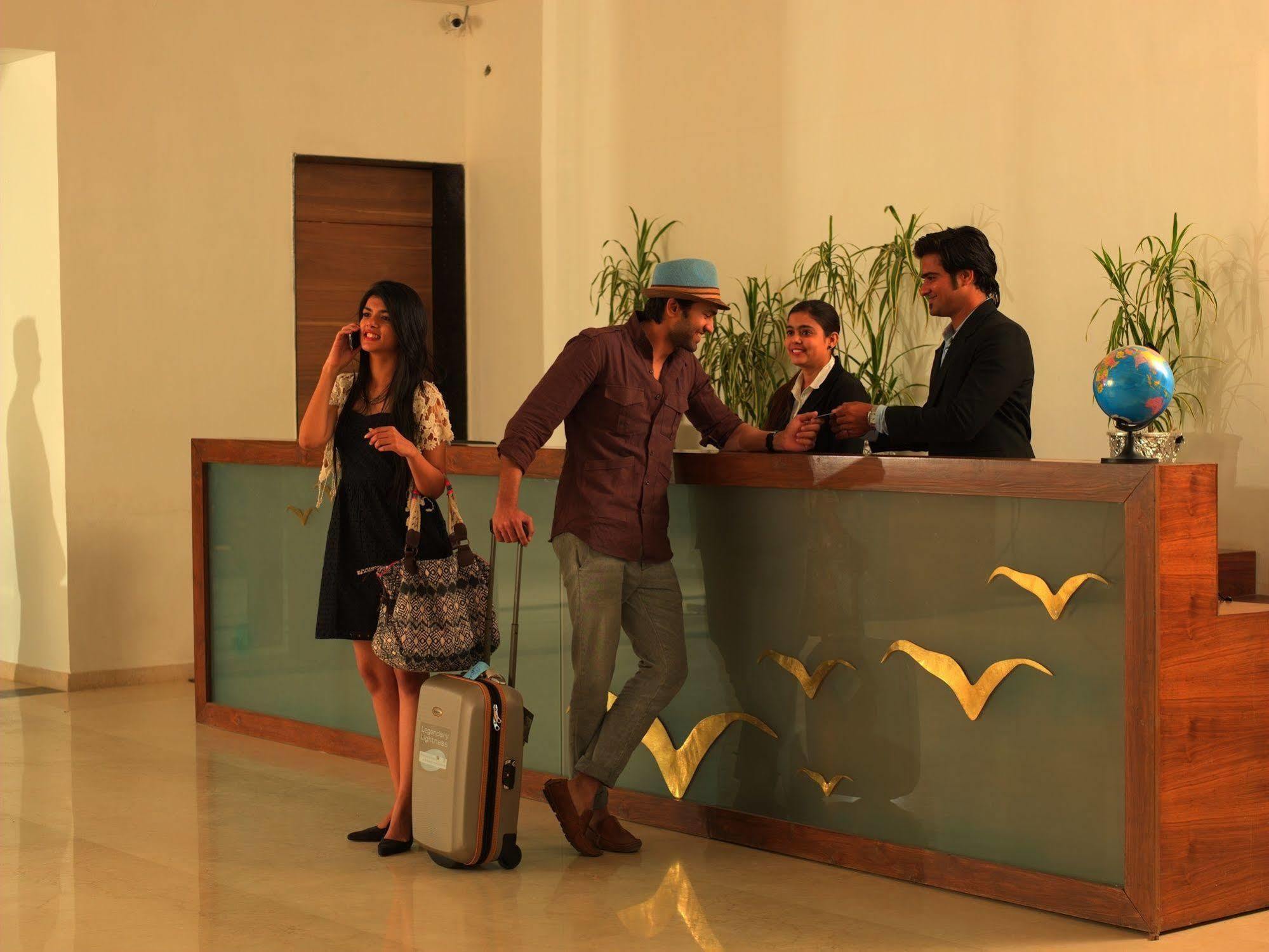 Palm Green Club Resort Jetalpur Ngoại thất bức ảnh
