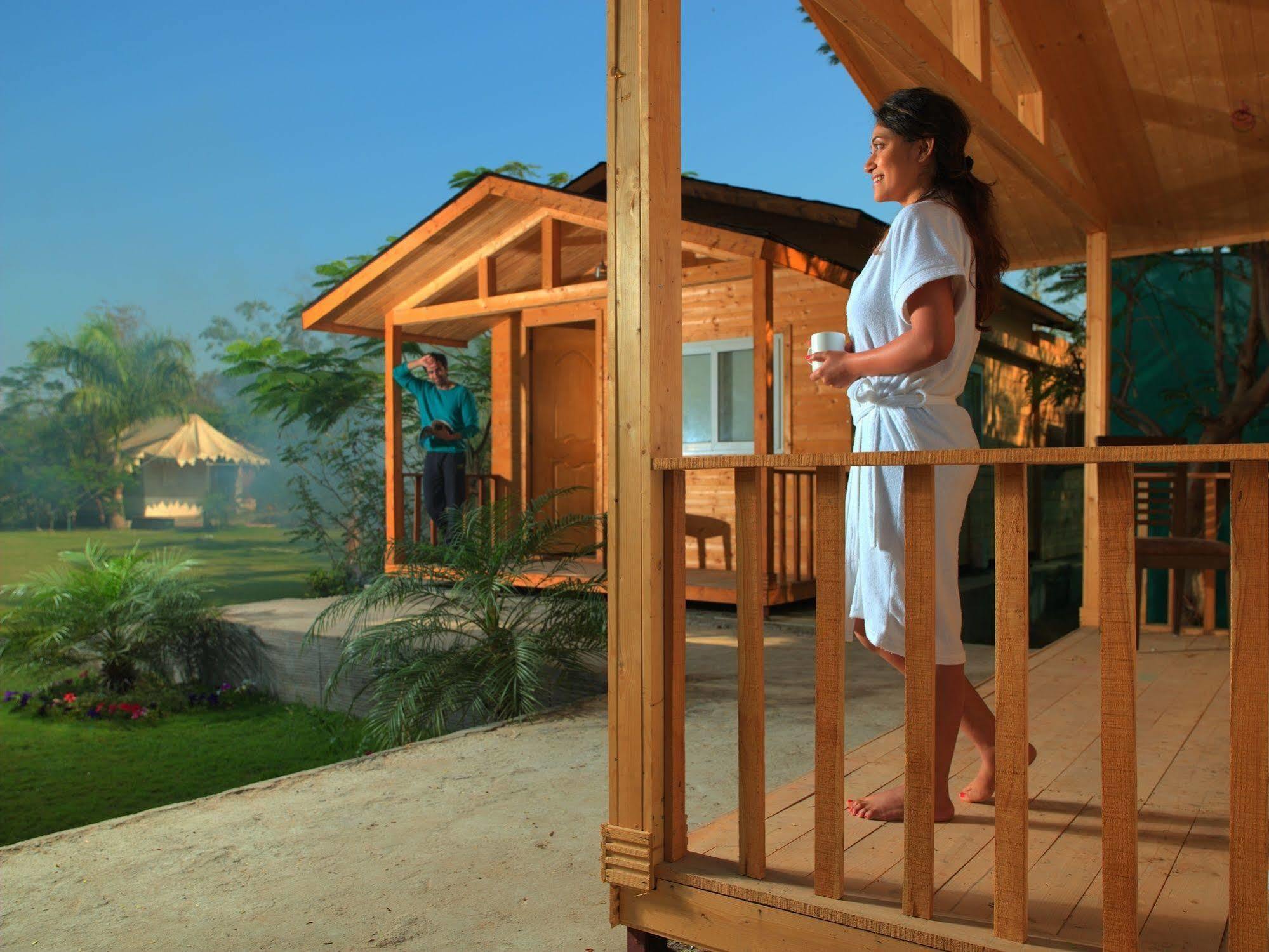 Palm Green Club Resort Jetalpur Ngoại thất bức ảnh