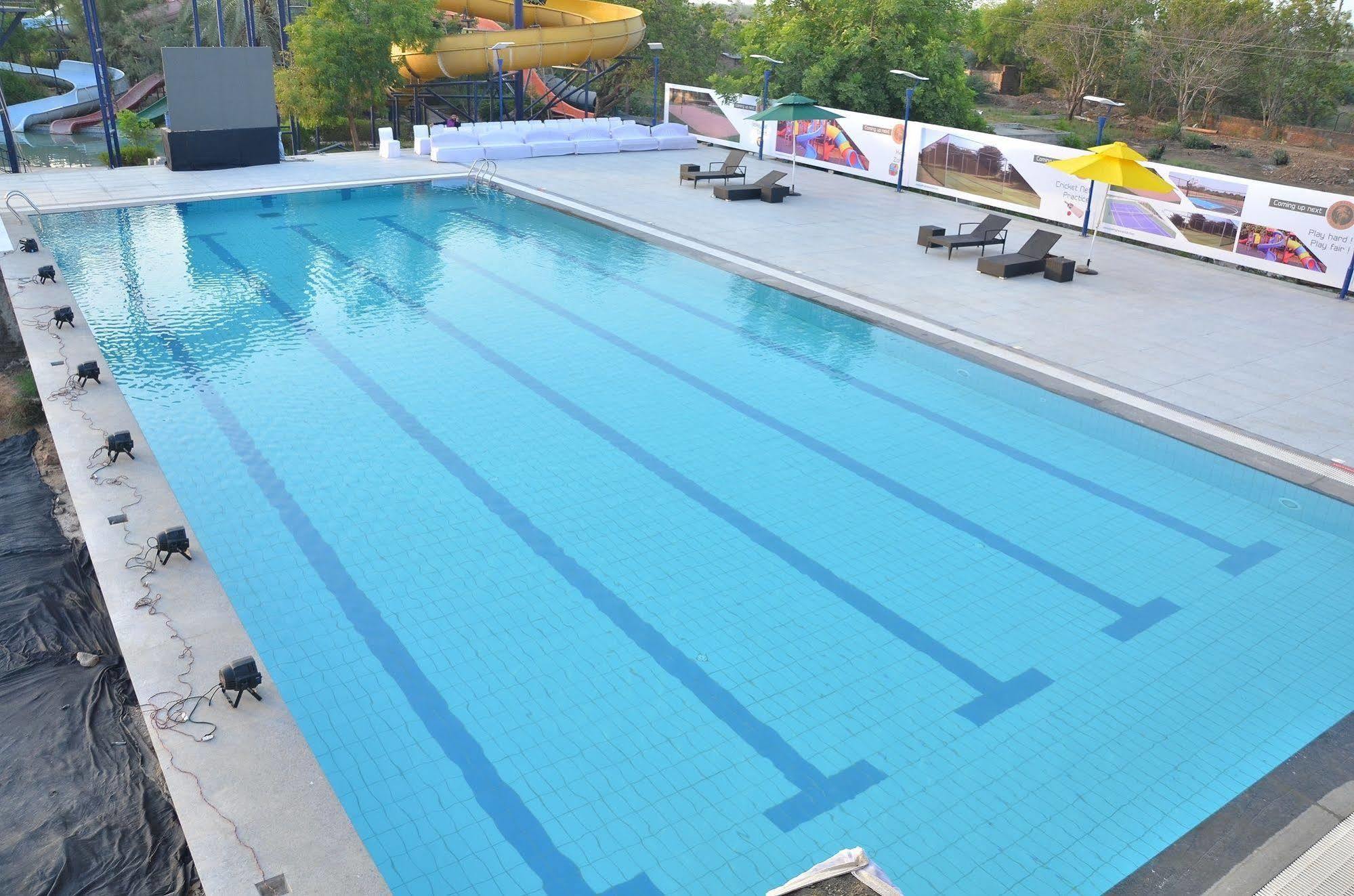 Palm Green Club Resort Jetalpur Ngoại thất bức ảnh